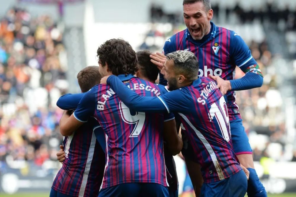 他们依旧延 他们依旧延