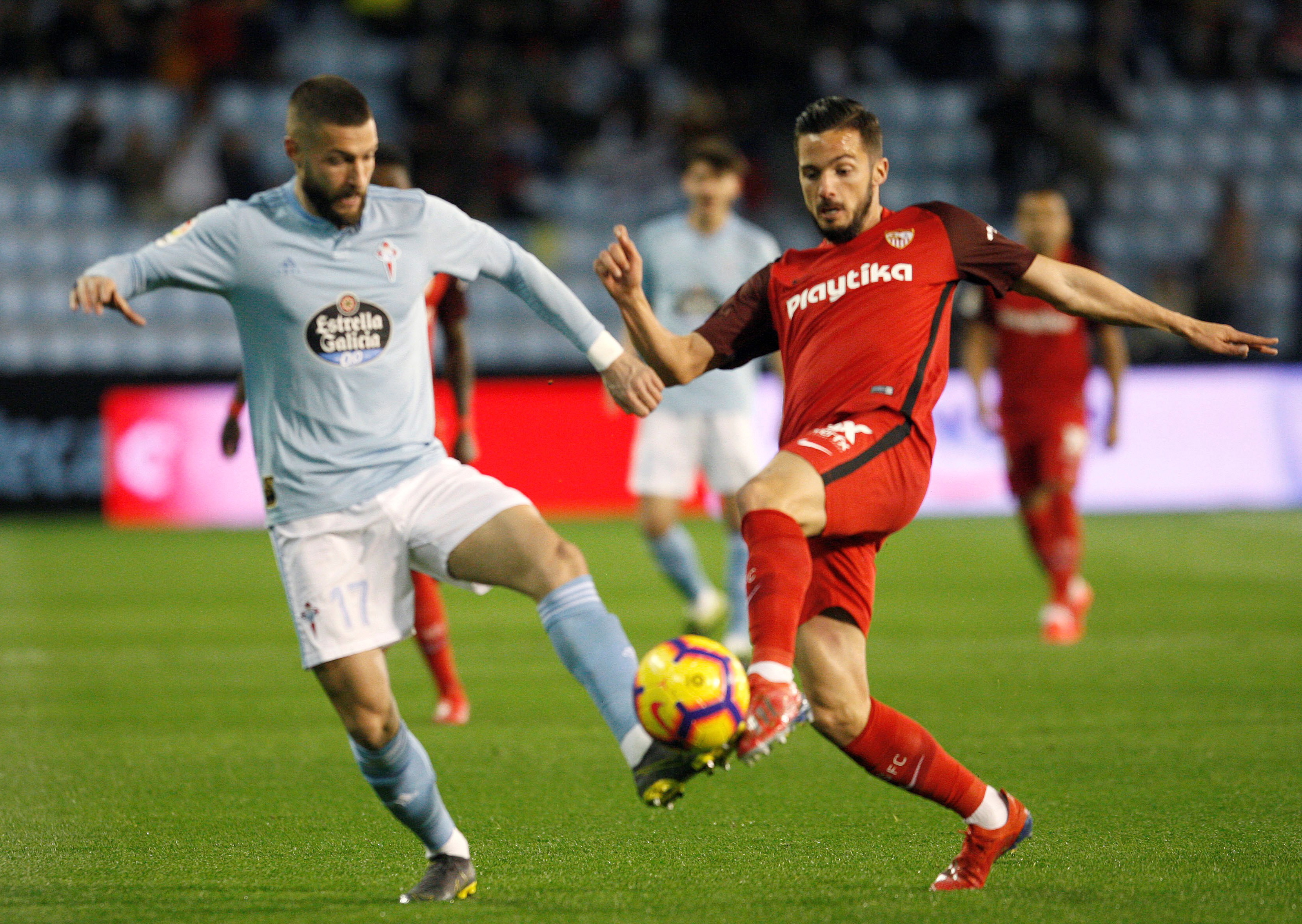 伊萨克自加 伊萨克自加