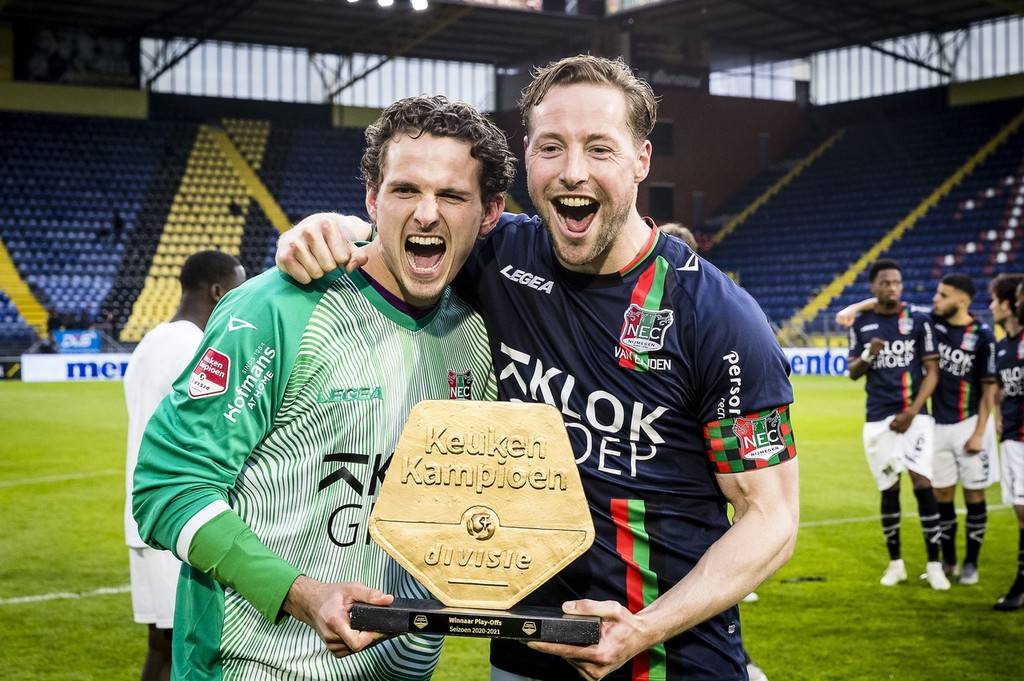 更是对他未 更是对他未