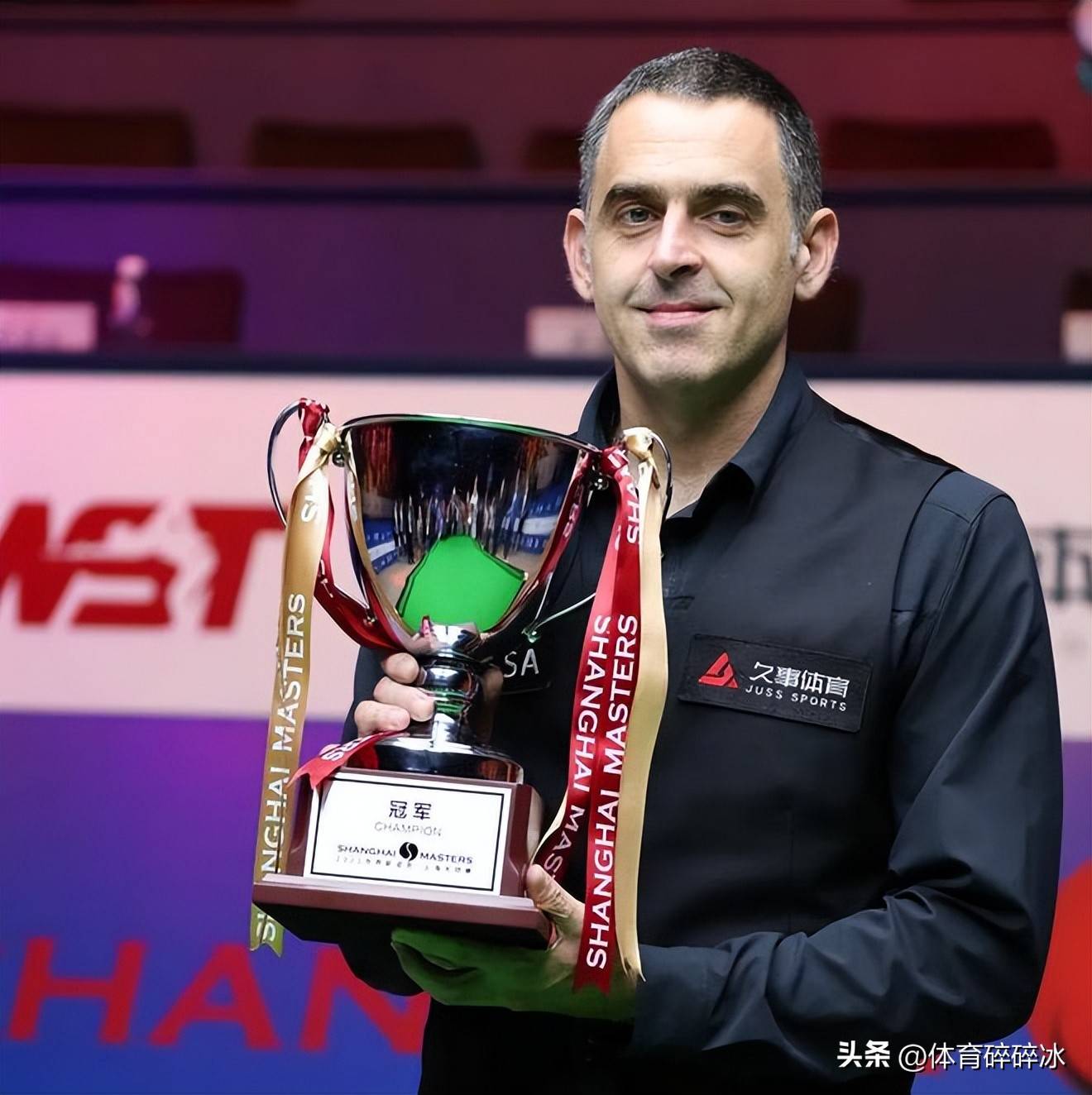 公鹿凭借出 公鹿凭借出